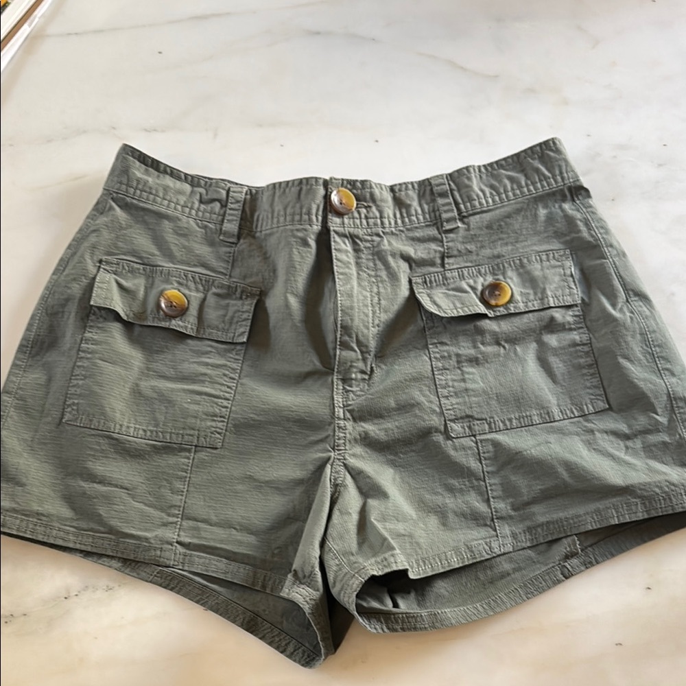 Vuori Green Cargo Shorts with Relaxed Fit